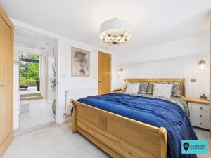 Bedroom- click for photo gallery